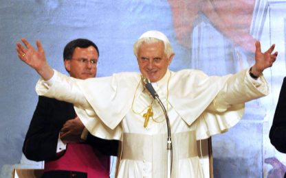 Pedofilia, Benedetto XVI: "Chiesa ferita dai nostri peccati"