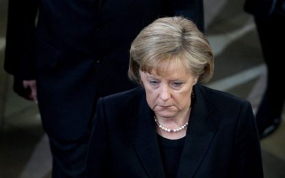 Merkel chiede altri sacrifici, "Ma Atene resterà nell'euro"