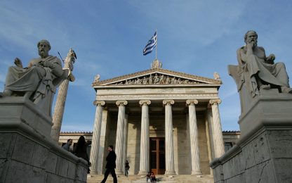Grecia, nonostante la crisi il governo tiene