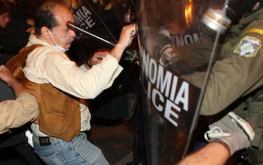 scontri_grecia_atene_ap_scontri