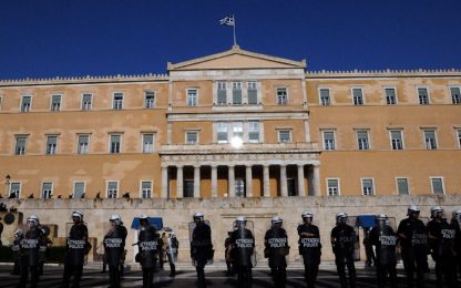 Atene: "Resteremo nell'Euro". Ma è pressing dalla Germania
