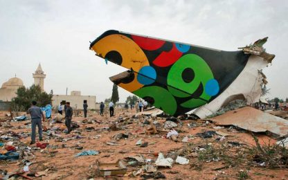 Libia, identificato il bimbo sopravvissuto al disastro aereo