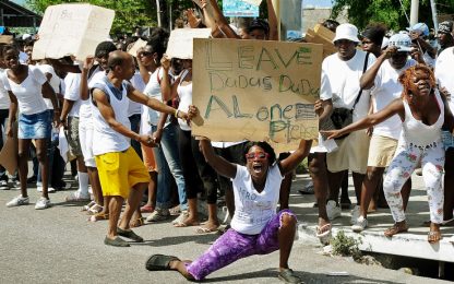 Giamaica, scontri con i narcos, è stato d'emergenza