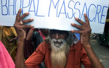 Bhopal: tribunale indiano condanna otto persone