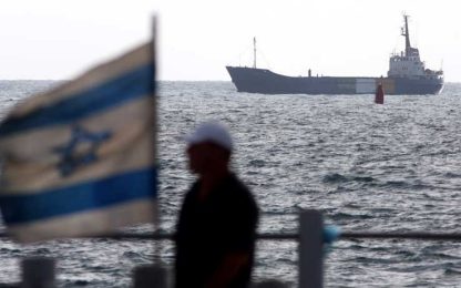 Gaza, nave libica sfida il blocco israeliano