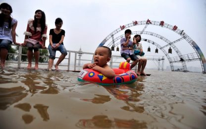 Cina, il tifone Conson devasta l'isola di Hainan