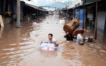 Inondazioni in Cina, più di mille tra morti e dispersi