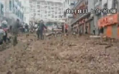 Cina, fiume di fango su una città. Più di cento vittime