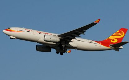 Cina, aereo in fiamme dopo l'atterraggio