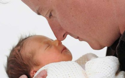 Gran Bretagna: ecco papà Cameron e la piccola Florence