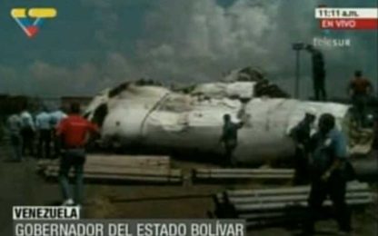 Venezuela, cade aereo con 47 passeggeri