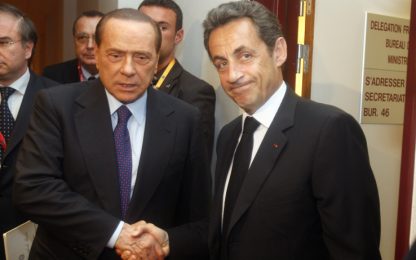 Rom, Berlusconi e Sarkozy sfidano l'Unione Europea