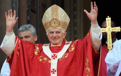 Il Papa in Gb ricorda l'orrore del nazismo