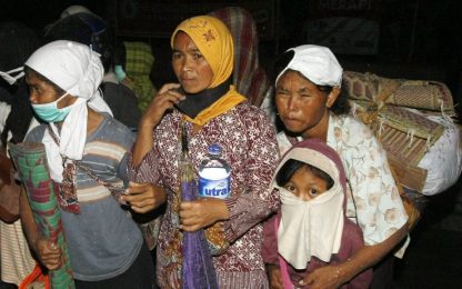 Indonesia, il vulcano Merapi continua a uccidere
