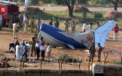 Pakistan, si schianta aereo noleggiato dall'Eni