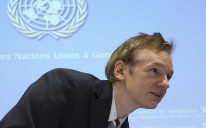 Caccia ad Assange, la Svezia vuole arrestarlo per stupro