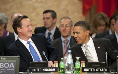 Obama e Cameron giocano a ping-pong. VIDEO