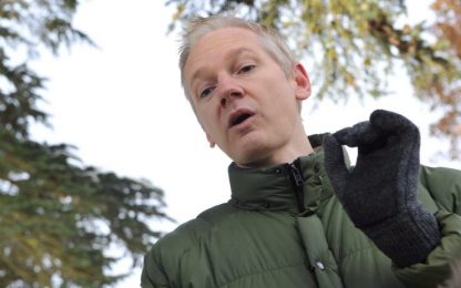 Assange: gli Usa lavorano in segreto per la mia estradizione