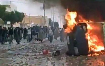 Tunisi, ancora scontri: la polizia spara in città