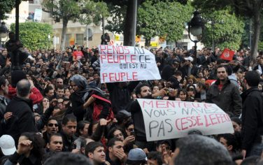 scontri_manifestazioni_tunisia_getty_images_10
