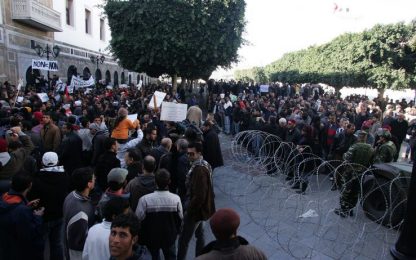 Tunisia: da tutto il Paese in marcia "per la libertà"