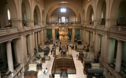 Preso d'assalto il Museo Egizio: distrutte due mummie