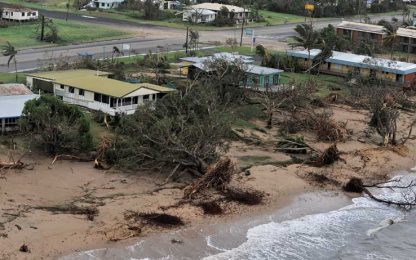 Disastro e paura, l’Australia fa i conti con il ciclone Yasi