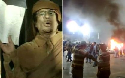 Libia, Gheddafi: "Non lascio". Ancora bombe sulla folla