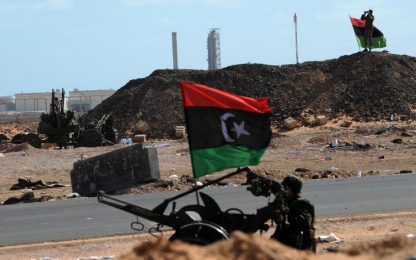 Libia, il regime parla di tregua. Ma gli scontri continuano