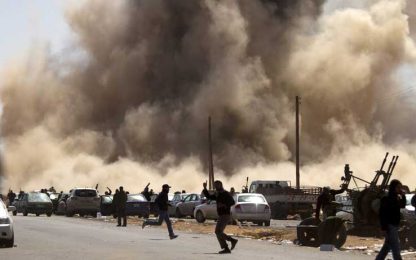 Libia, raid aereo su Ras Lanuf. L'Onu: emergenza umanitaria