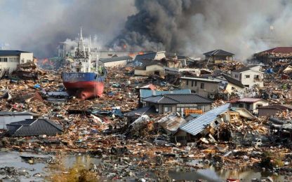 Giappone, le immagini dell'arrivo dello tsunami