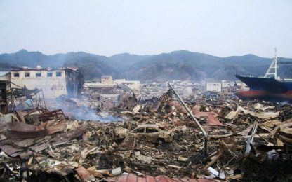 Giappone, si lotta per evitare una catastrofe nucleare