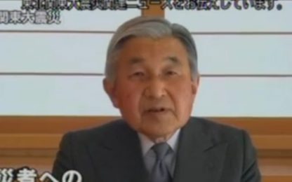 Giappone, l'imperatore in tv: "Sisma senza precedenti"