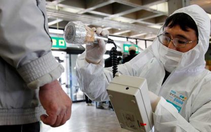 Fukushima, si teme fuga di plutonio. Sarkozy va in Giappone