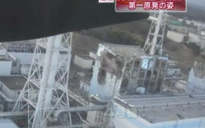 Giappone, in volo sulla centrale di Fukushima. VIDEO