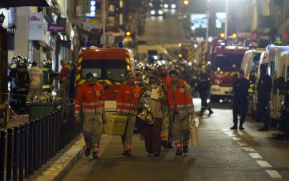 Parigi, palazzo in fiamme: 5 morti