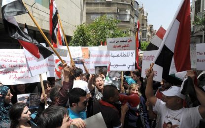Siria, ancora spari sulla folla: "Una carneficina"