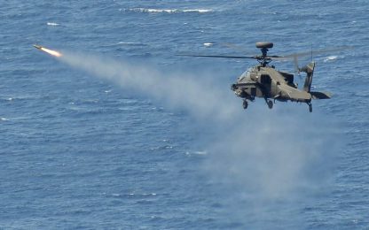 Libia: primi attacchi Nato con gli elicotteri da assalto