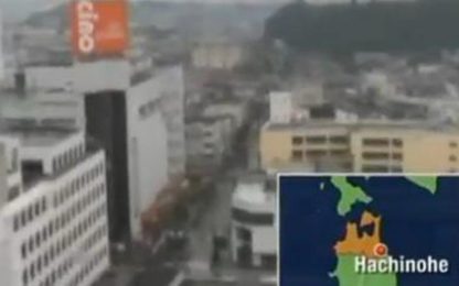Giappone: nuova forte scossa, ma niente danni. Le immagini