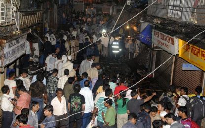 India, triplice attacco terroristico a Mumbai: VIDEO