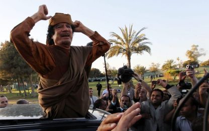 Libia, Gheddafi vicino all’Algeria protetto dai tuareg