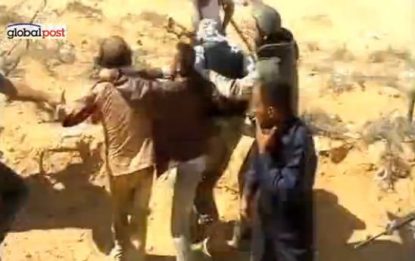 Libia, in un nuovo video le prove dell'oltraggio su Gheddafi