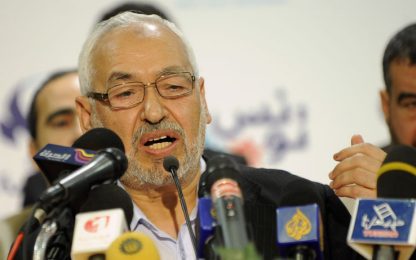 Tunisia, il voto non cancella i problemi: scontri in piazza