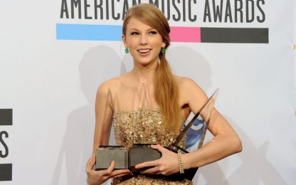 Musica, Taylor Swift trionfa agli American Music Awards