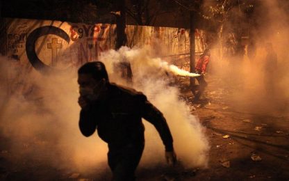 Egitto, El Baradei: "Lacrimogeni contro i civili"