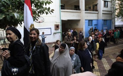 Egitto al voto: lunghe code ai seggi