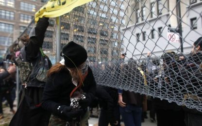 Usa, altro blitz di Occupy: in manette anche un vescovo