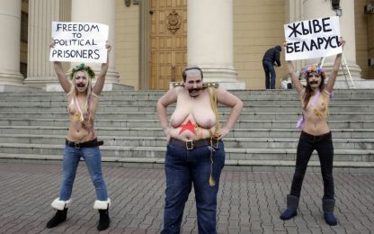 Le Femen denunciano: maltrattate in un bosco in Bielorussia