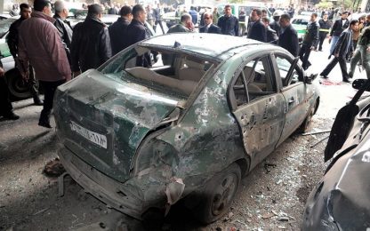 Siria: decine di morti in attentato a Damasco