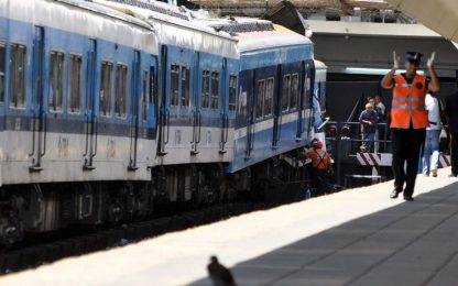 Buenos Aires, treno si schianta in stazione: morti e feriti